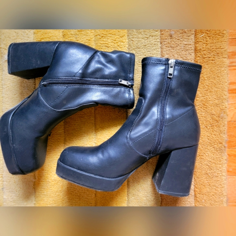Steve Madden Ankle Sock Bootie - Size 8